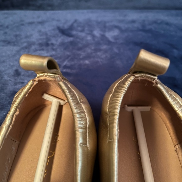 ⭐️ Gold Flats ⭐️ - Picture 5 of 6